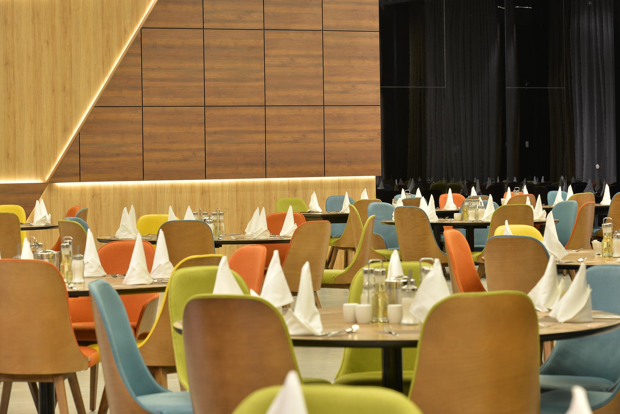 Hotel Hills Sarajevo Congress & Thermal Spa Resort Ilidža Ngoại thất bức ảnh The interior of the restaurant