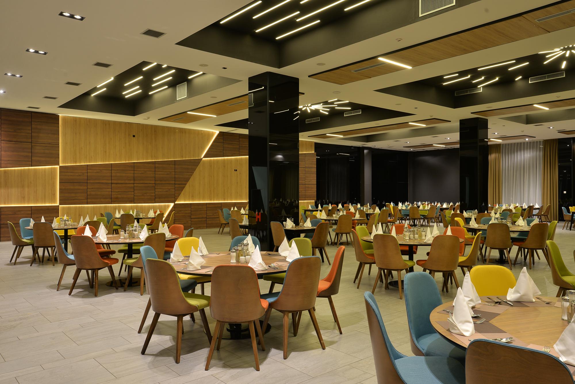 Hotel Hills Sarajevo Congress & Thermal Spa Resort Ilidža Ngoại thất bức ảnh The dining room