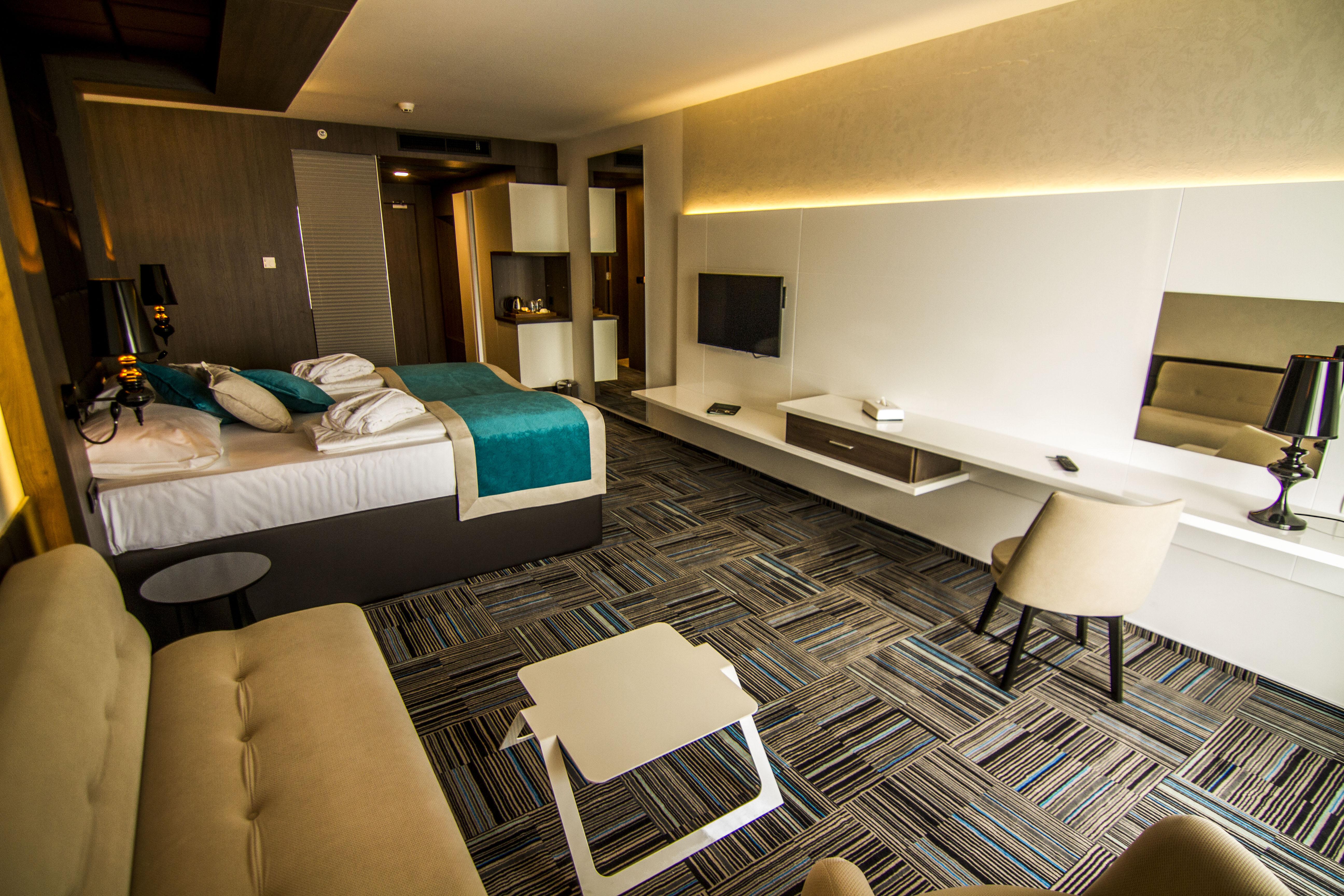 Hotel Hills Sarajevo Congress & Thermal Spa Resort Ilidža Ngoại thất bức ảnh A room at the hotel