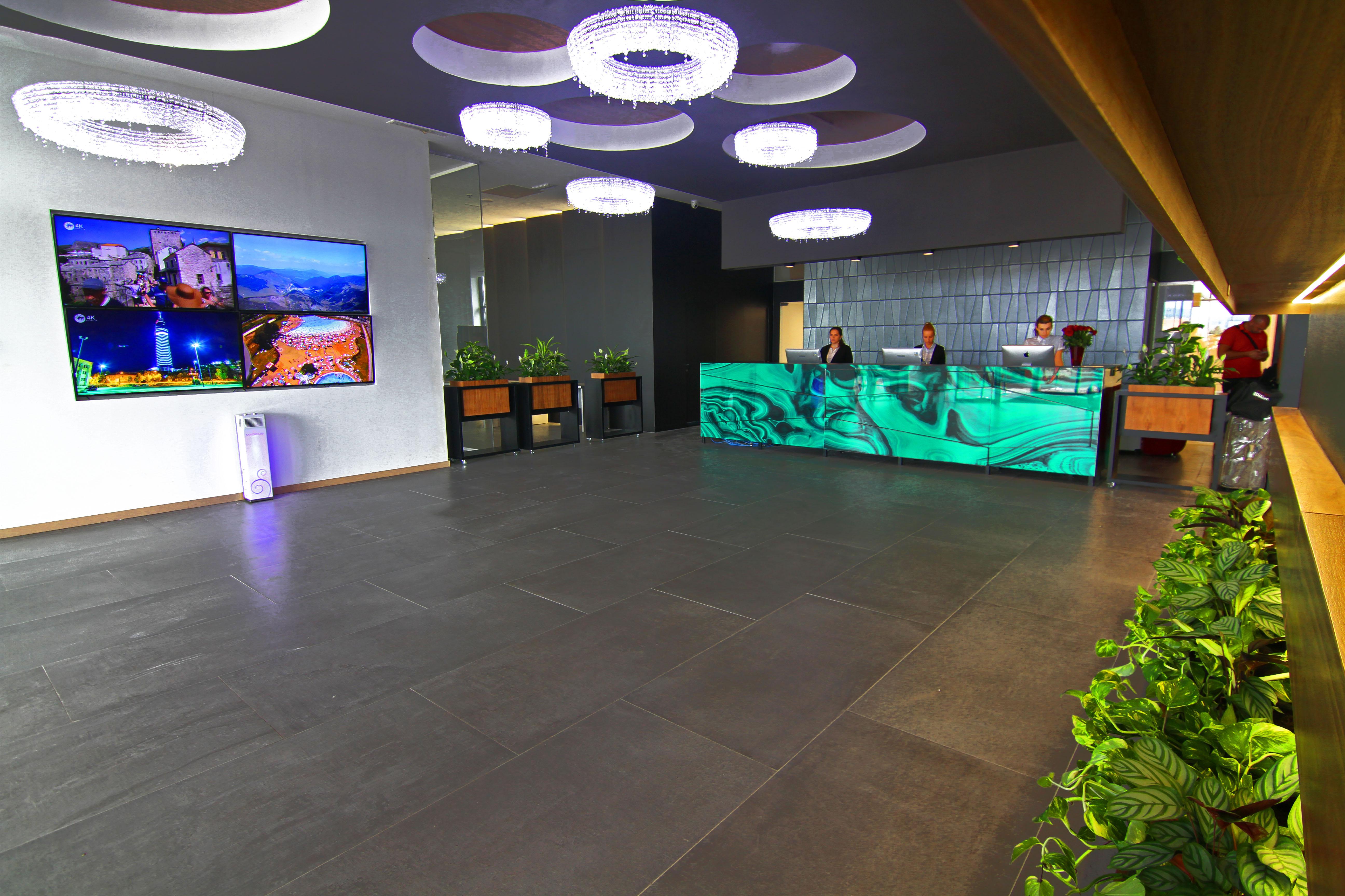 Hotel Hills Sarajevo Congress & Thermal Spa Resort Ilidža Ngoại thất bức ảnh The lobby of the airport