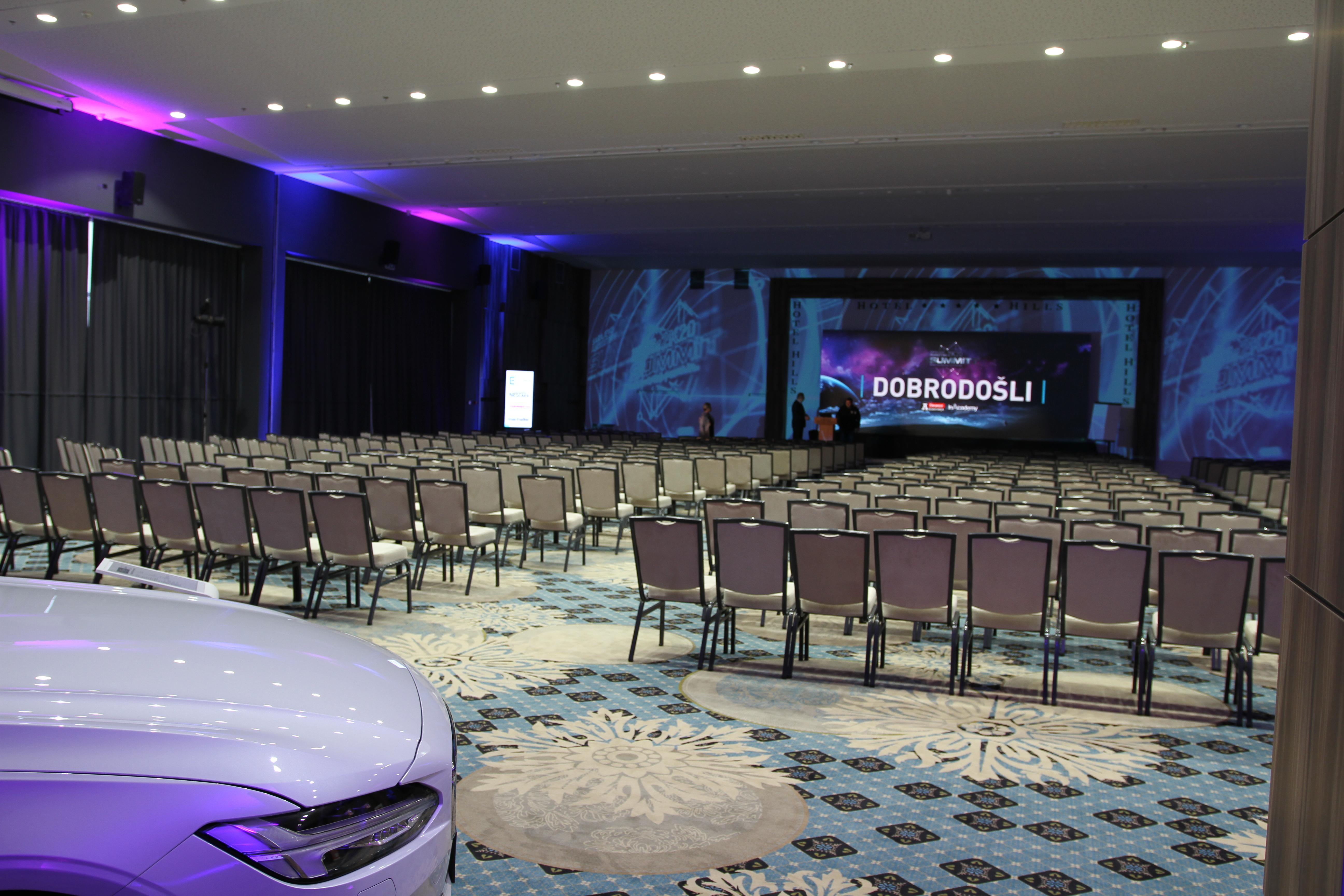 Hotel Hills Sarajevo Congress & Thermal Spa Resort Ilidža Ngoại thất bức ảnh The 2018 Tesla Model 3 unveiling at the Tesla Factory