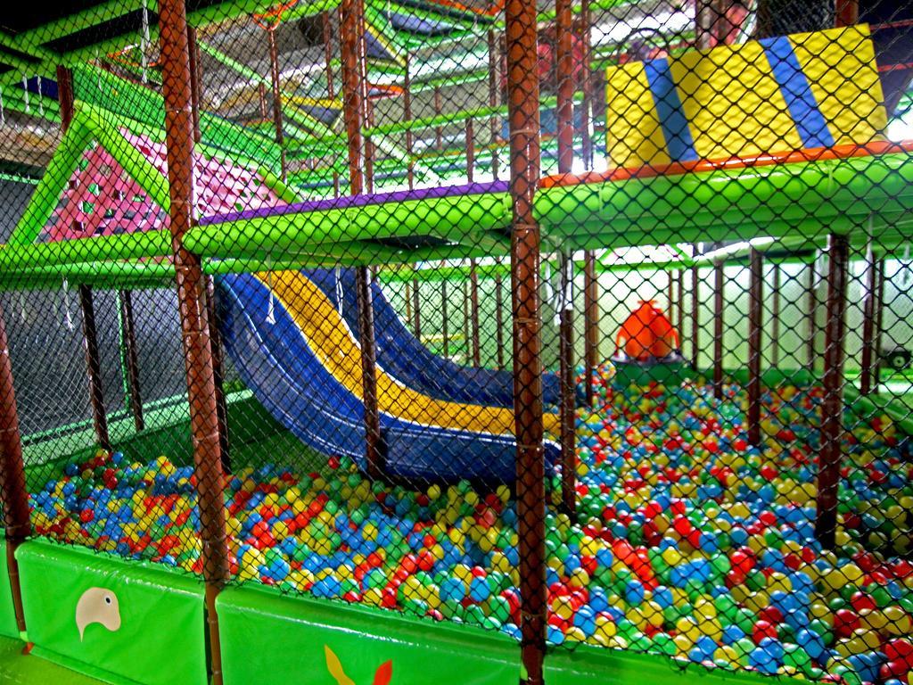 Hotel Hills Sarajevo Congress & Thermal Spa Resort Ilidža Ngoại thất bức ảnh An indoor playground