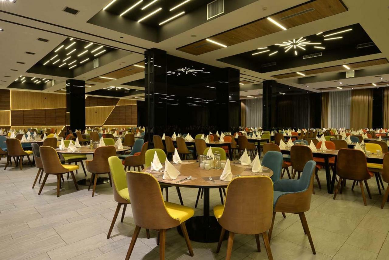 Hotel Hills Sarajevo Congress & Thermal Spa Resort Ilidža Ngoại thất bức ảnh The dining hall