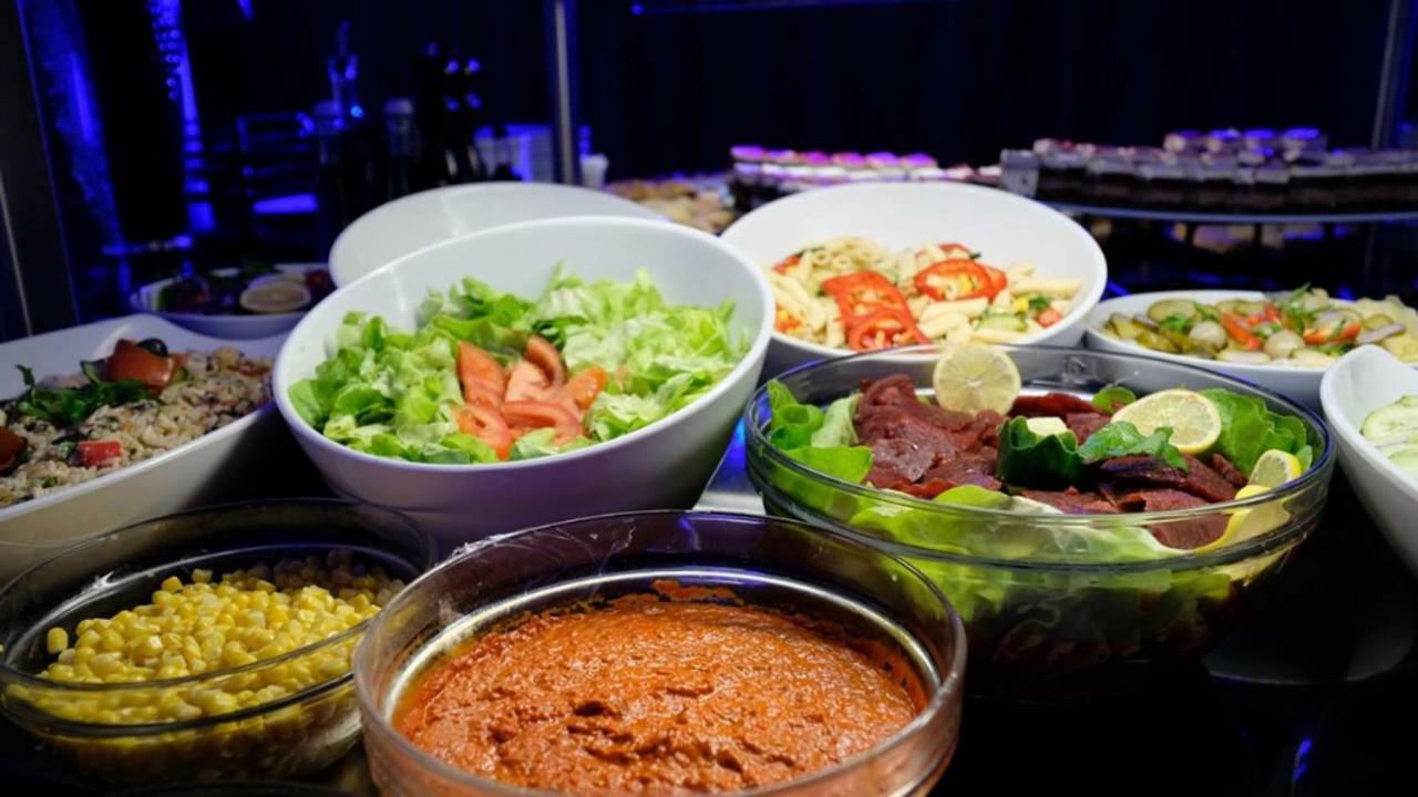 Hotel Hills Sarajevo Congress & Thermal Spa Resort Ilidža Ngoại thất bức ảnh A selection of salads