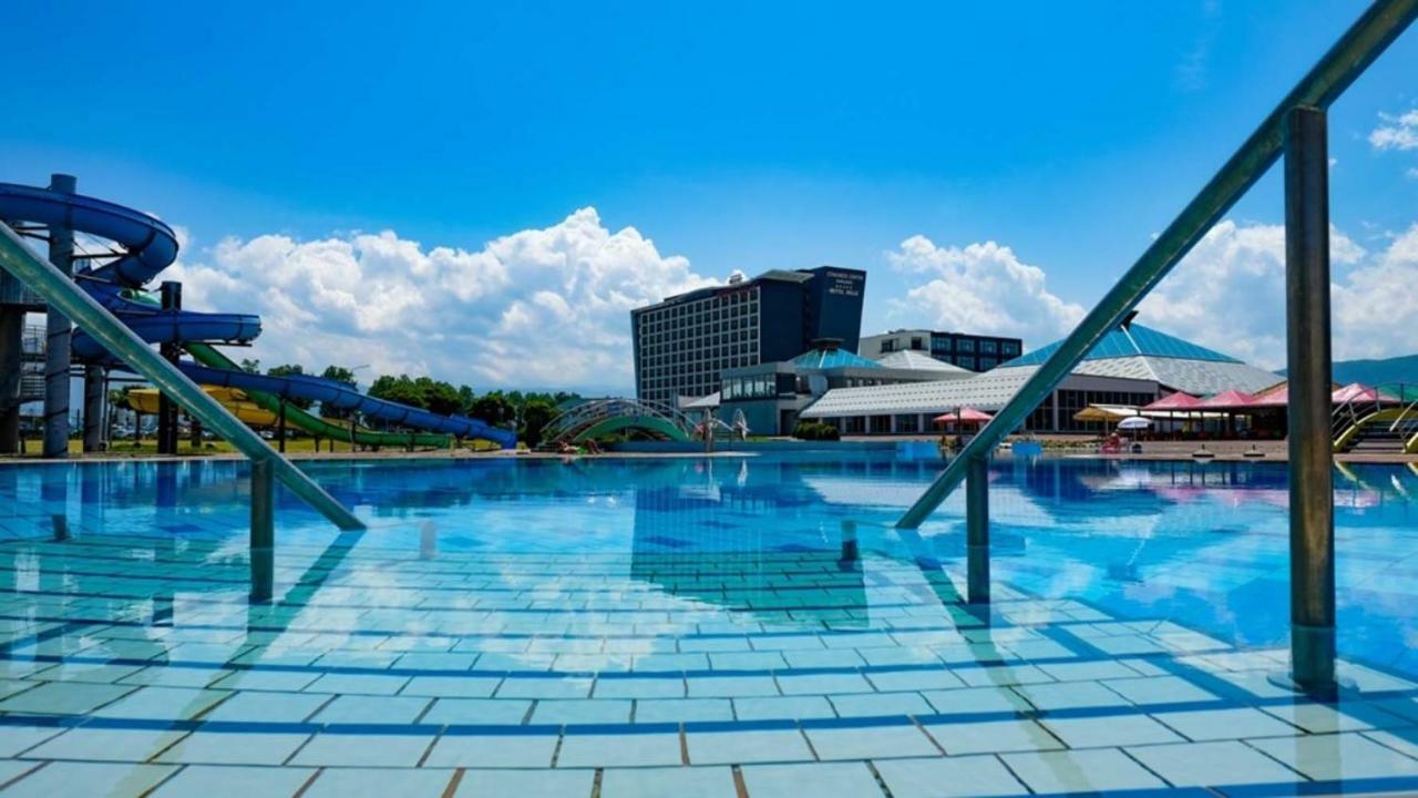 Hotel Hills Sarajevo Congress & Thermal Spa Resort Ilidža Ngoại thất bức ảnh The pool at the hotel